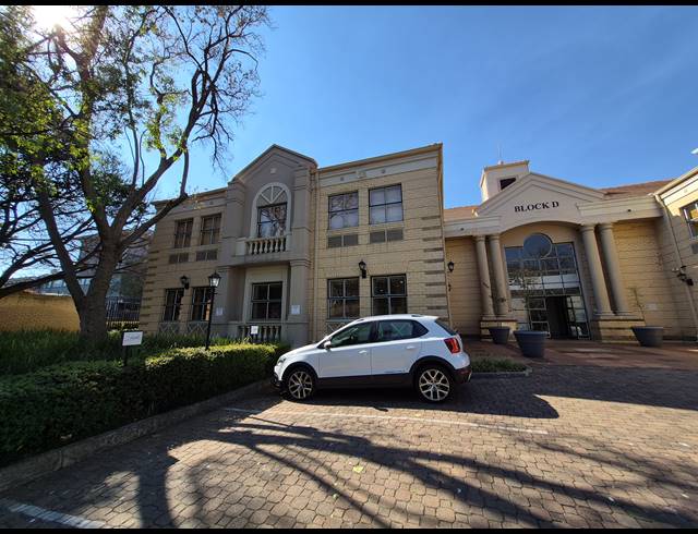 110M² OFFICE TO LET IN DUNKELD WEST